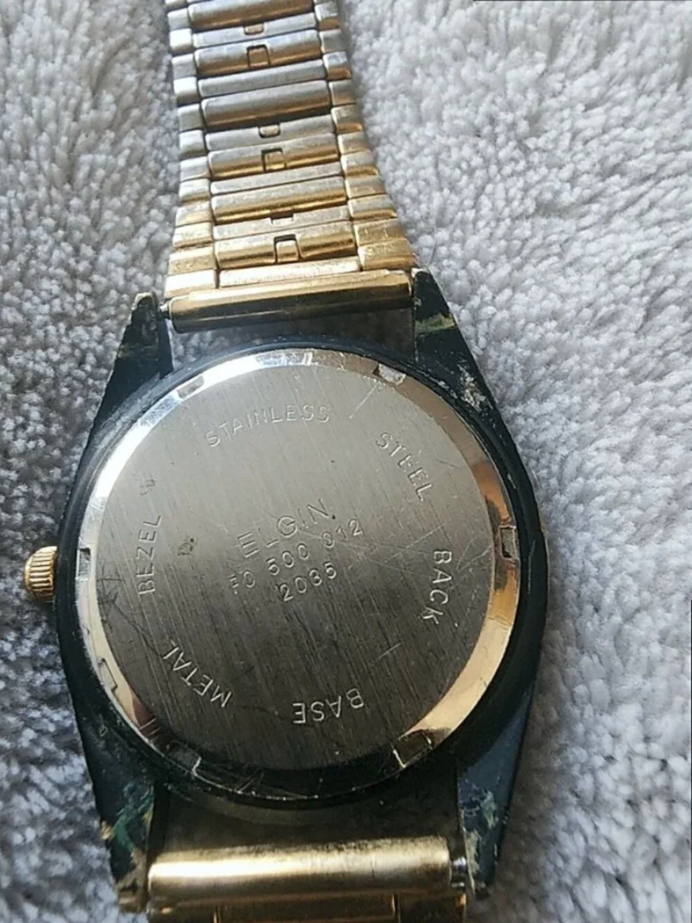 Men’s 4 Watch Bundle – Heavily flawed – Needs Batteries